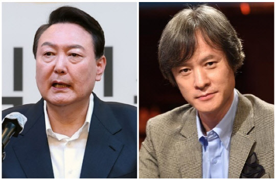 윤석열(왼쪽) 대통령 당선인과 류근 시인. <연합뉴스>